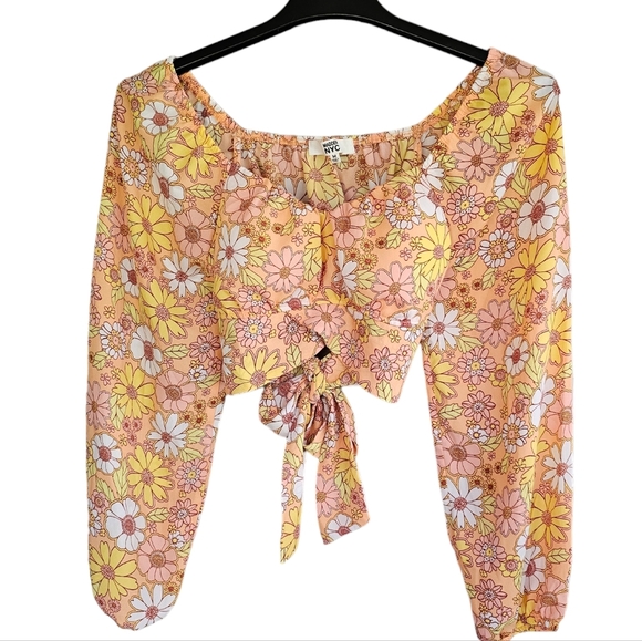 Madden‎ NYC Crop Top Tie Back Blouse Shirt Flowers - Picture 1 of 5
